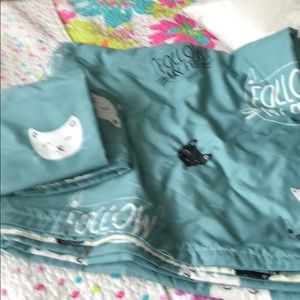 This a cat queen Duvet cover with pillow shams